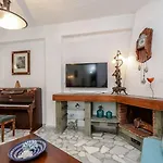 Center Houses Apartment