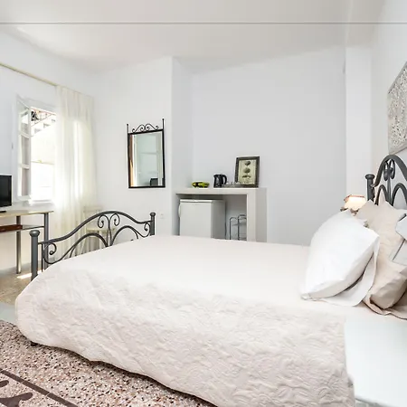 Center Houses * Naxos City