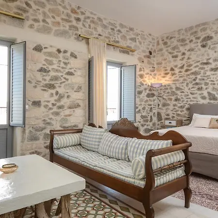 Naxos Center דירה
