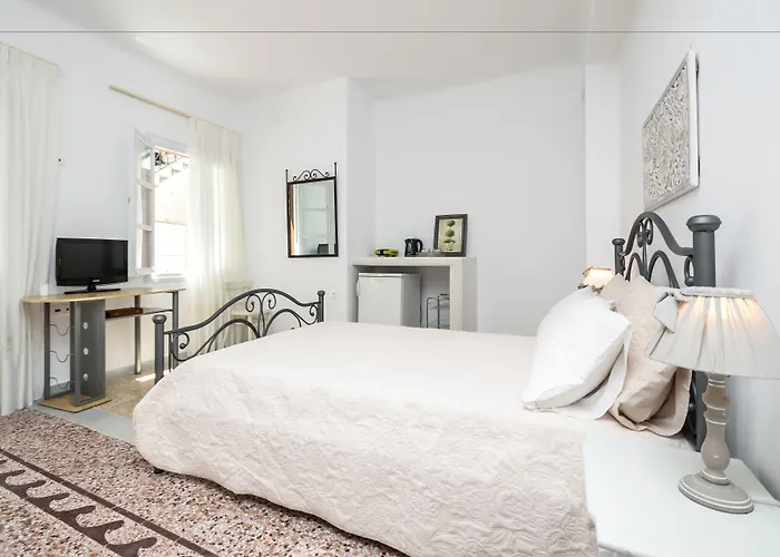 Center Houses * Naxos City