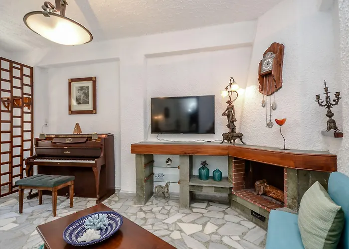 Center Houses Apartment