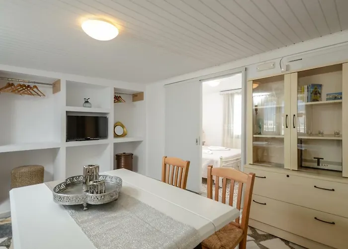 Center Houses * Naxos City