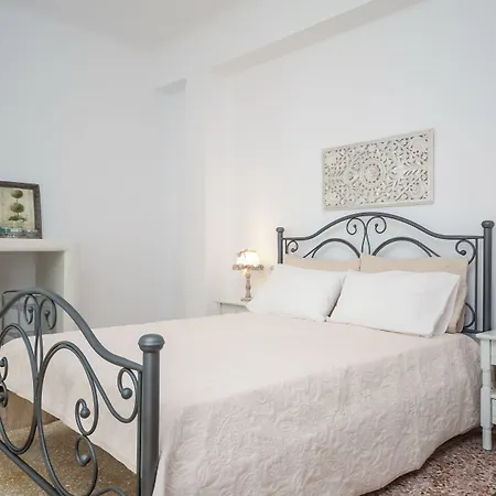 Naxos Center Apartmán *