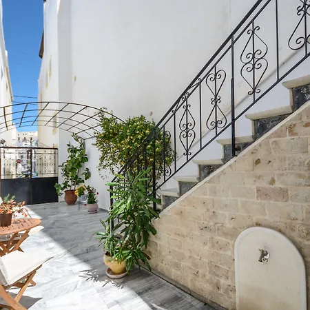 Naxos Center Apartmán *