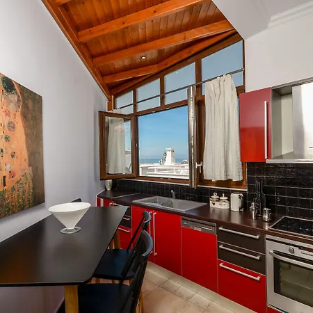 Naxos Center 公寓 *