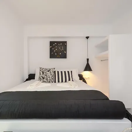 Naxos Center 公寓 *